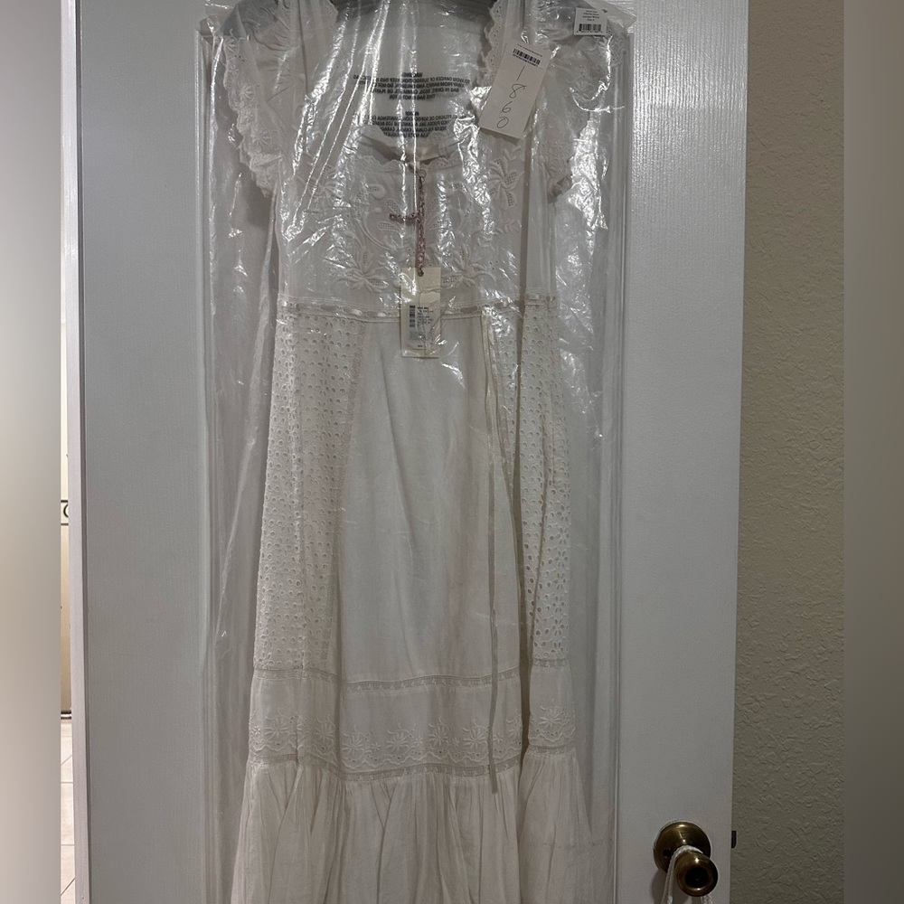 Beautiful eyelet embroidered dress Charles